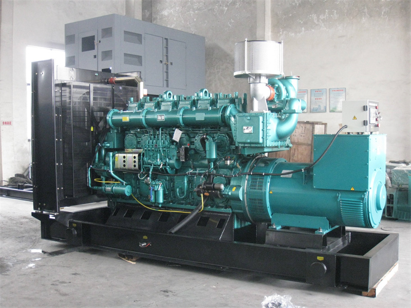 宜黄200KW 柴油发电机的油耗是多少?